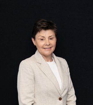 Stephanie Blatch